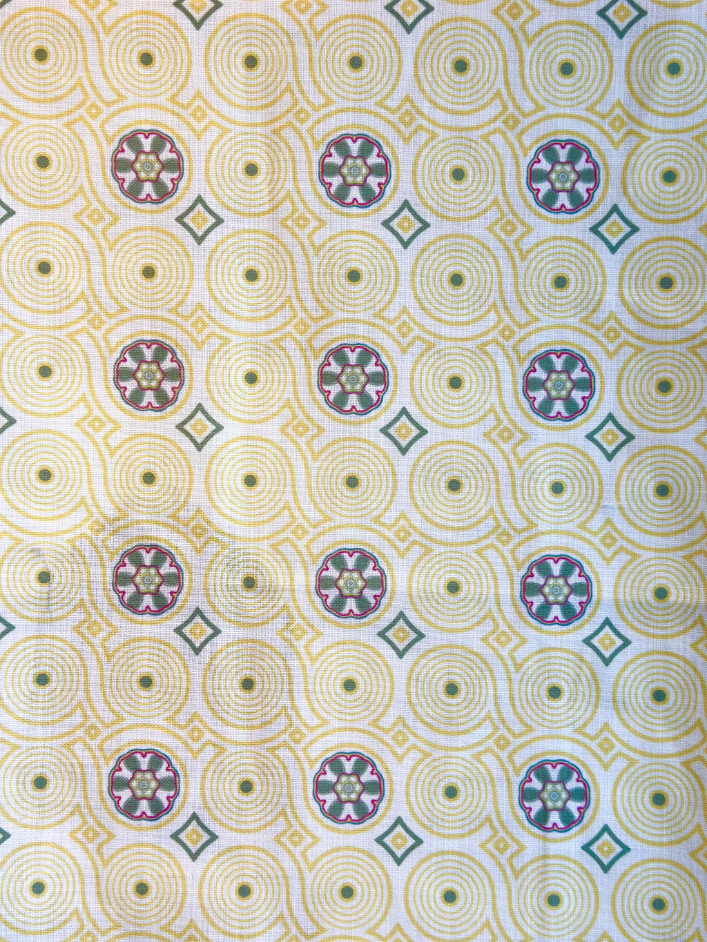 Estrellas Yellow