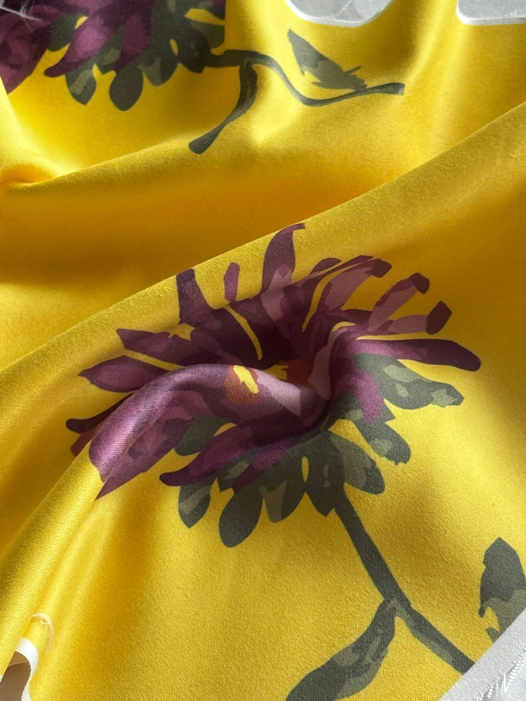 Zizi Yellow